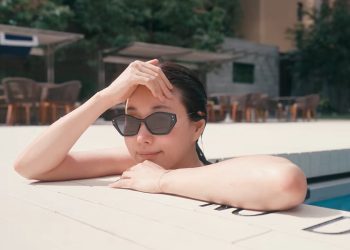 48세 김사랑, 뉴욕 수영장서 호피 비키니로 글래머 몸매 과시…역시 미스코리아
