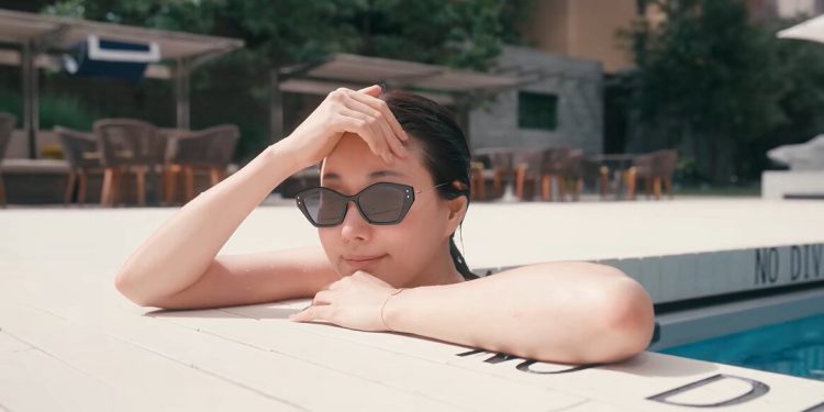 48세 김사랑, 뉴욕 수영장서 호피 비키니로 글래머 몸매 과시…역시 미스코리아