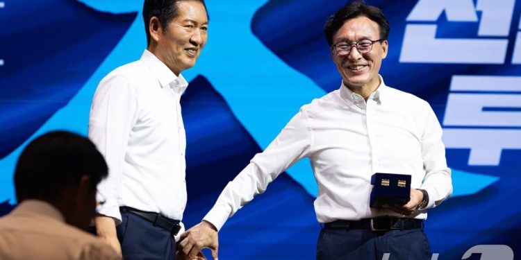 정청래, 美비자 보류로 국감 미국→유럽행…김민석 “강한 유감”