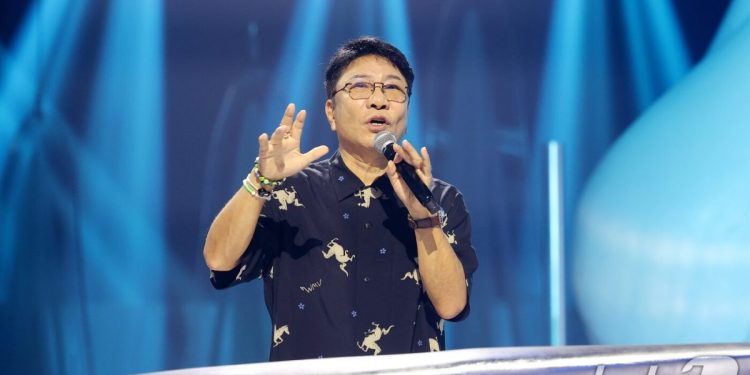 ‘A2O 설립’ 이수만, 기술·음악 앞세운 화려한 복귀…신예그룹으로 새 도전