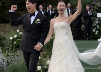 ‘케데헌’ 이재, 샘 킴과 깜짝 결혼…외조부 신영균 옛 자택서 백년가약