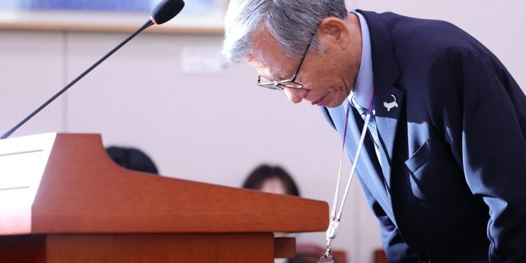 ‘친일파 글씨 전시 논란’ 유홍준 관장 “모두 내 책임…박물관 명예 위해 물러나”