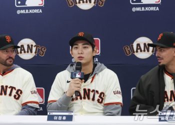 SF 이정후, 트레이드 후보 거론…”높은 몸값에 성사 가능성 낮아”