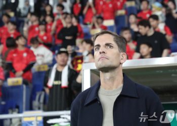 흔들리는 韓 축구, 11월 명단에 담길 승부수는…새 얼굴·주축 관리 주목
